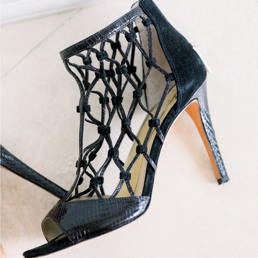 Ivanka Trump Black Heels; so stunning 4 inch heel size 8.5